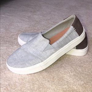 Toms slip on shoes (worn once!! do not fit me)
